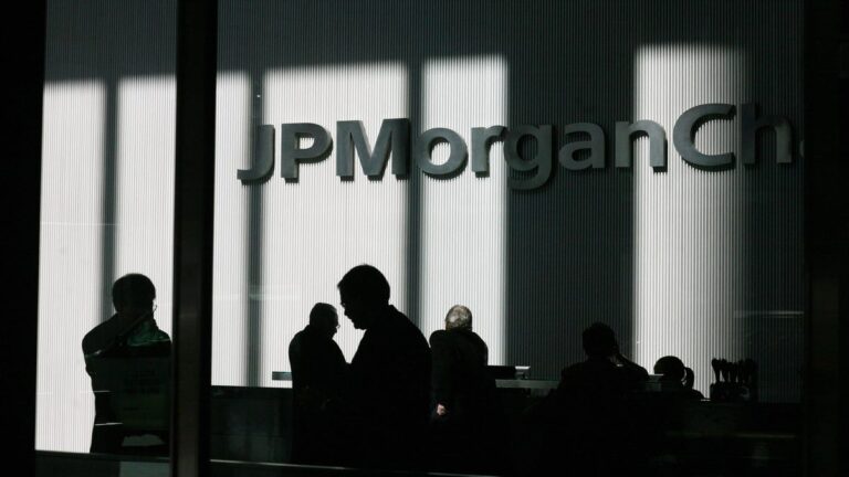 JPMorgan готує крипто-базуку на трильйон доларів, оскільки криза Цельсія спричиняє величезний обвал цін на біткойн та ефіріум—CryptoCodex