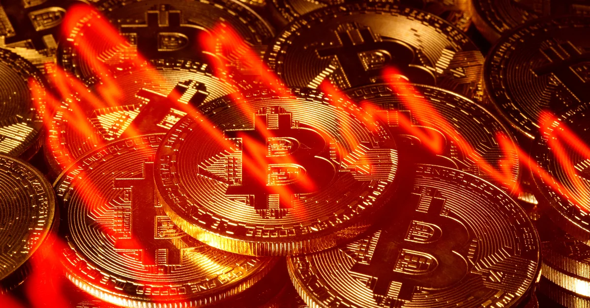 Bitcoin vuelve a caer y acumula una baja del 40% en el mes de junio