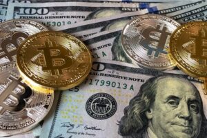 Bitcoin back below R400,000 before US interest rate announcement