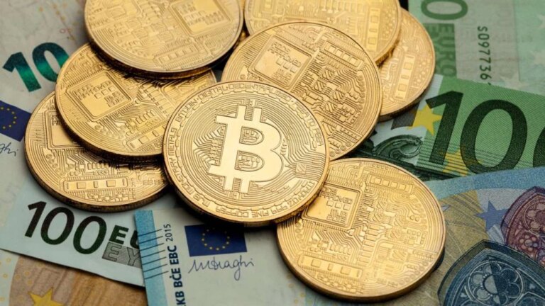 Криптовалюти падають на фоні втрат на глобальних ринках;  Bitcoin впав на 2,3%, Ethereum – на 2,6%.