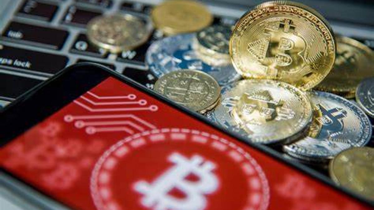 Сліп Bitcoin, Ethereum, MATIC;  крипторинки червоним