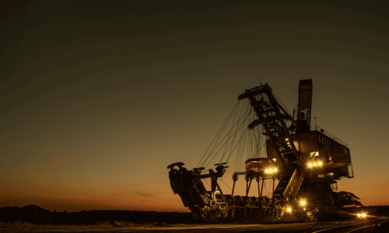 Біткойн: чи зможуть майнери вижити в цій двосічній битві? Біткойн: чи зможуть майнери вижити в цій двосічній битві?