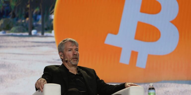 За словами Майкла Сейлора, біткойн може повернутися вище 65 тисяч доларів протягом наступних чотирьох років