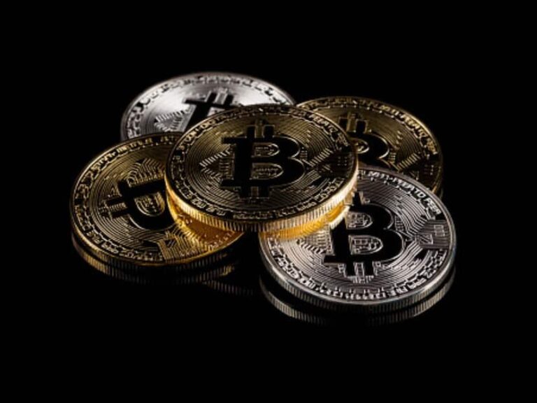 Ціна криптовалюти сьогодні: ринок стикається з падінням, оскільки біткойн та ефіріум не подають ознак життя