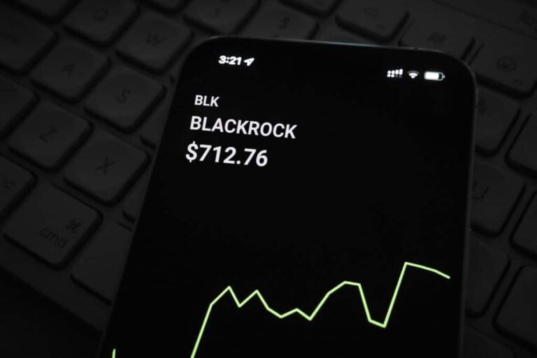 BlackRock посилає біткойн (BTC) у політ BlackRock посилає біткойн (BTC) у політ