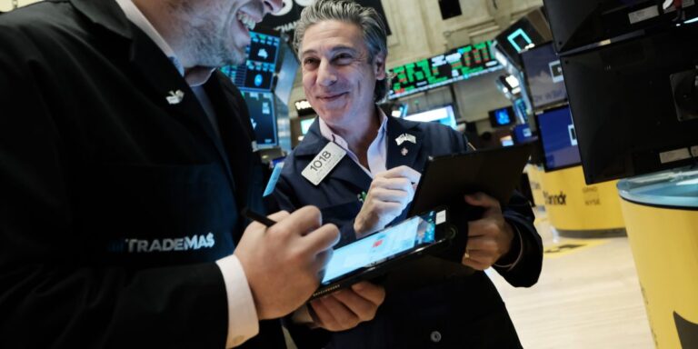 Огляд назад на найсміливіші фінансові прогнози з «міхура всього». Огляд назад на найсміливіші фінансові прогнози з «міхура всього».