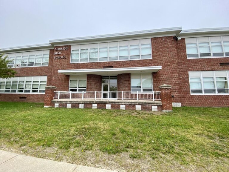 Секретна шахта біткойнів, захована під середньою школою, коштує тисячі доларів