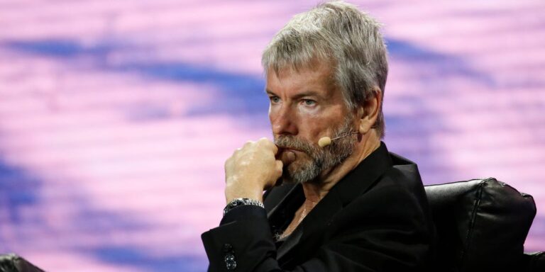 MicroStrategy додає до Bitcoin Stash, купуючи 1045 монет на 24 мільйони доларів MicroStrategy додає до Bitcoin Stash, купуючи 1045 монет на 24 мільйони доларів