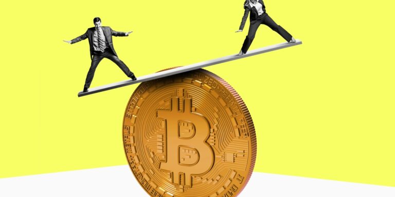 Біткойн зафіксував першу місячну втрату в 2023 році Біткойн зафіксував першу місячну втрату в 2023 році