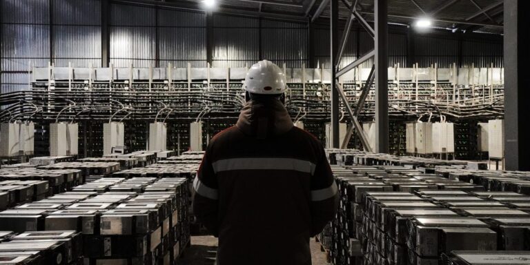 Майнери біткойнів наразі запобігли податковій кризі, але загроза все ще загроза для «енергоносних криптокоролів» Майнери біткойнів наразі запобігли податковій кризі, але загроза все ще загроза для «енергоносних криптокоролів»