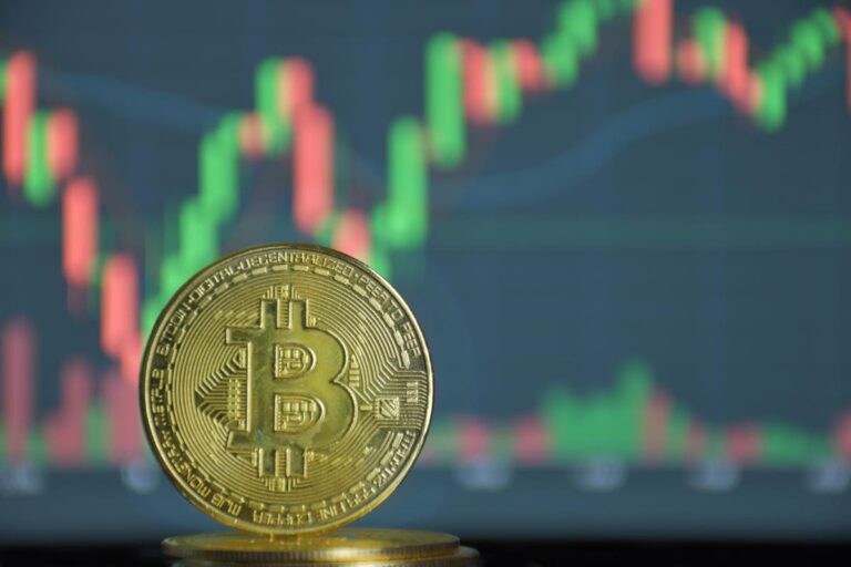 Біткойн-лихоманка підвищує ціни на криптовалюту, оскільки інтерес до ETF зростає.