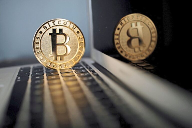 Біткойн відскакує на шумі BlackRock Біткойн відскакує на шумі BlackRock