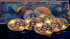 Що потрібно знати про інвестування в перші спотові біткойн ETF