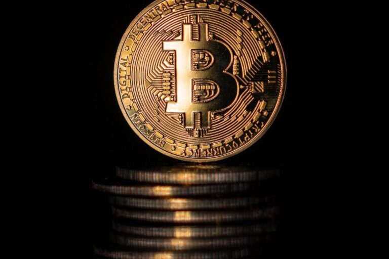 Що трапилося з творцем Bitcoin Сатоші Накамото? Новий документальний фільм, який розкриє таємницю та хто це може бути. Що трапилося з творцем Bitcoin Сатоші Накамото? Новий документальний фільм, який розкриє таємницю та хто це може бути.