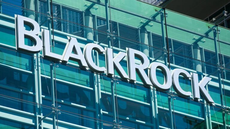Акції BlackRock, Прибуток;  Біткойн зростає щодо подання ETF, у центрі уваги конфлікт ESG