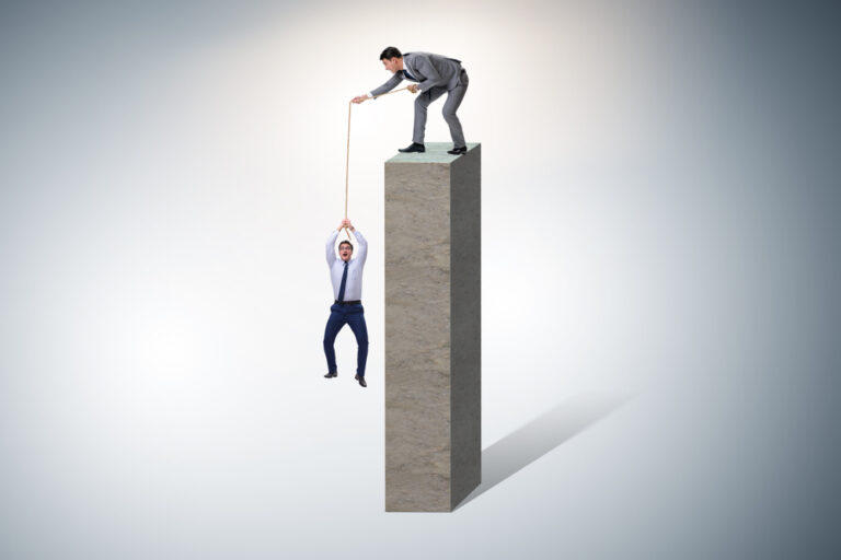 Ціна біткойна може різко впасти, якщо вона продовжуватиме боротися нижче 31 тисячі доларів