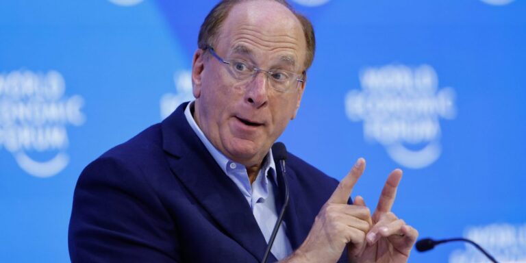 Ларрі Фінк каже, що BlackRock хоче зробити криптовалюту «більш демократичною» Ларрі Фінк каже, що BlackRock хоче зробити криптовалюту «більш демократичною»