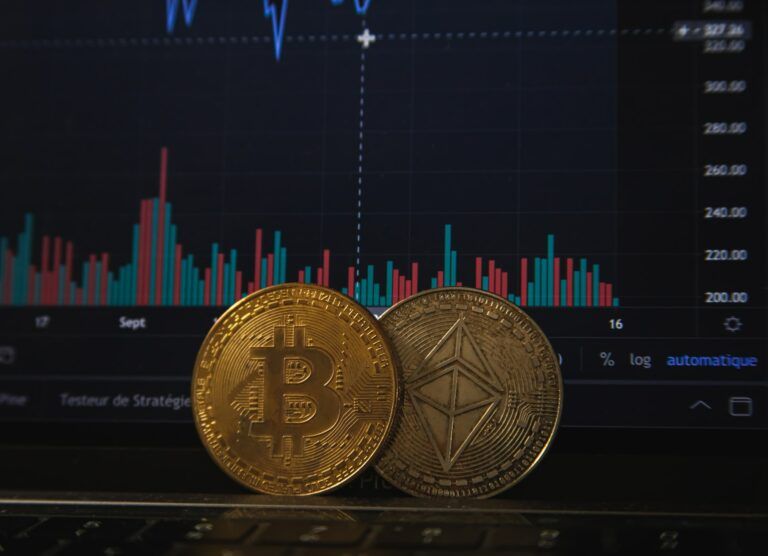 Популярний аналітик каже, що біткойн ($BTC) і Ethereum ($ETH) можуть значно зрости в період «абсолютного задоволення» Популярний аналітик каже, що біткойн ($BTC) і Ethereum ($ETH) можуть значно зрости в період «абсолютного задоволення»