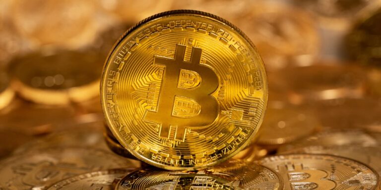 Біткойн зберігає прибуток після різкого підвищення рівня сірого. Ціни залишаються нижче ключового рівня. Біткойн зберігає прибуток після різкого підвищення рівня сірого. Ціни залишаються нижче ключового рівня.