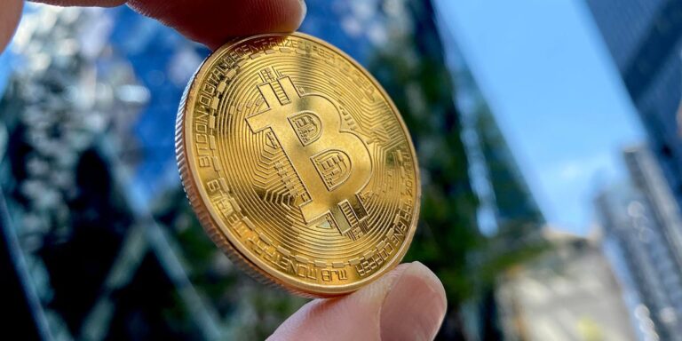 Біткойн показує другий місяць поспіль збитків у складному для ринків серпні