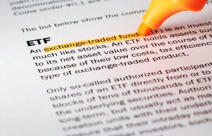 Чутки BlackRock про зміщення фокусу з біткойна на XRP не змогли зменшити спалах BTC Spot ETF