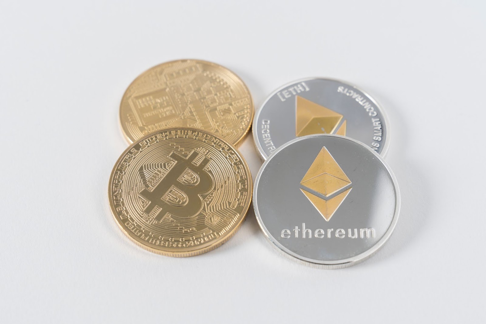 Файли Ark Invest для Ethereum ETF, що це означає для Bitcoin Spark Файли Ark Invest для Ethereum ETF, що це означає для Bitcoin Spark