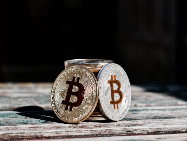 Справа в біткоіни (BTC), незважаючи на падіння ~61%. Справа в біткоіни (BTC), незважаючи на падіння ~61%.