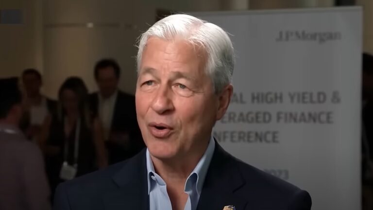 JPMorgan кидає тінь на ралі біткойнів, ставить під сумнів стійкість після ажіотажу ETF JPMorgan кидає тінь на ралі біткойнів, ставить під сумнів стійкість після ажіотажу ETF