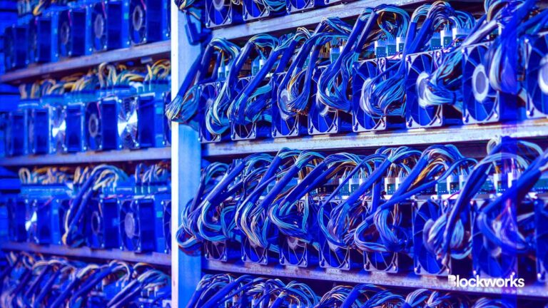 Цей біткойн-майнер збирається купити чотири канадські електростанції