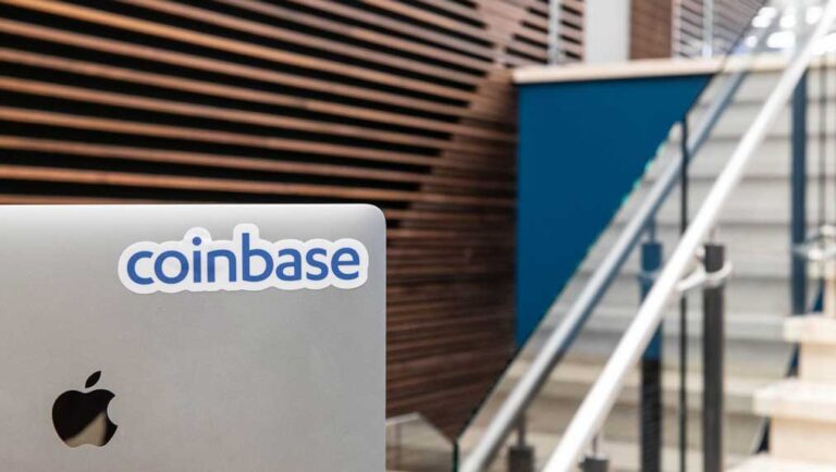 Кеті Вуд, ARK Invest розвантажила акції Coinbase на 42,6 мільйона доларів; Біткойн зростає на Fed News Кеті Вуд, ARK Invest розвантажила акції Coinbase на 42,6 мільйона доларів; Біткойн зростає на Fed News