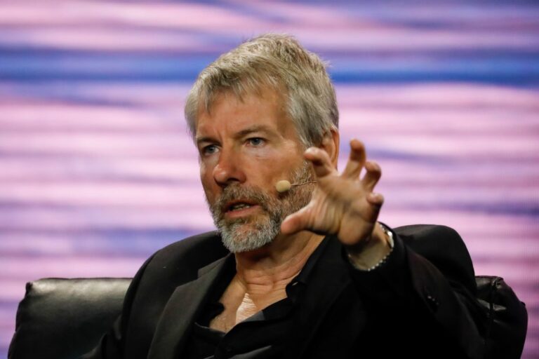 MicroStrategy купує додаткові 14 620 біткойнів (BTC) на суму 615 мільйонів доларів