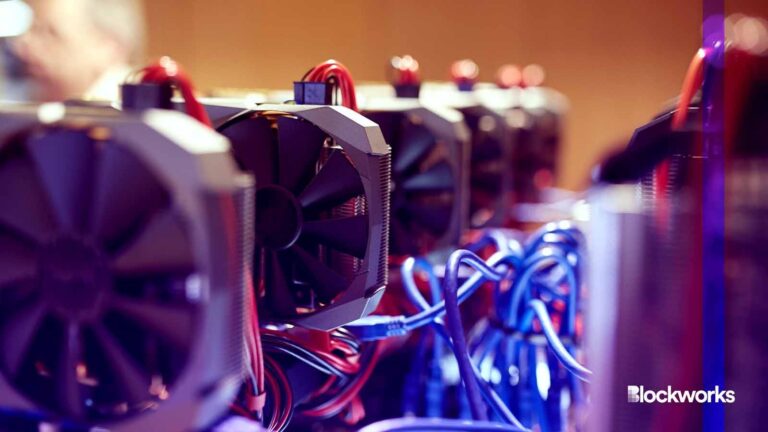 Майнери продовжують дбати про гроші напередодні халвінгу Bitcoin Майнери продовжують дбати про гроші напередодні халвінгу Bitcoin