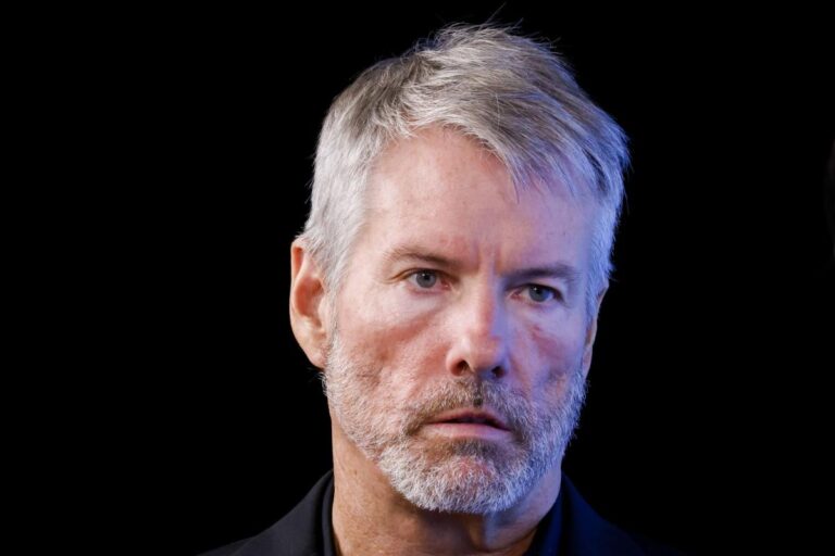 MicroStrategy купує ще 12 000 біткойнів на 821,7 мільйона доларів