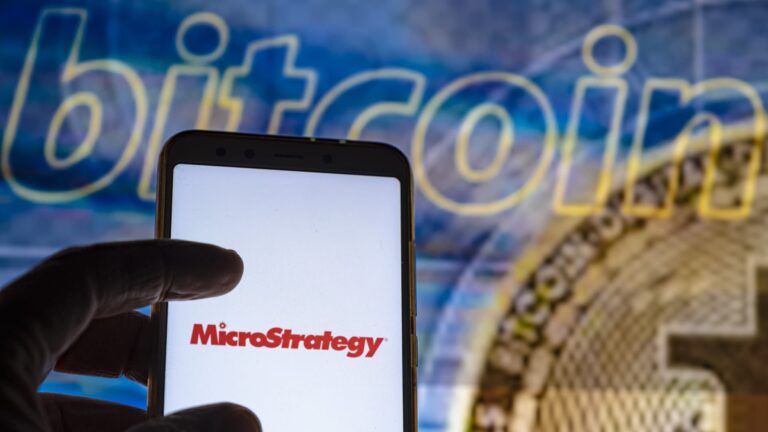 MicroStrategy падає на 18% MicroStrategy падає на 18%
