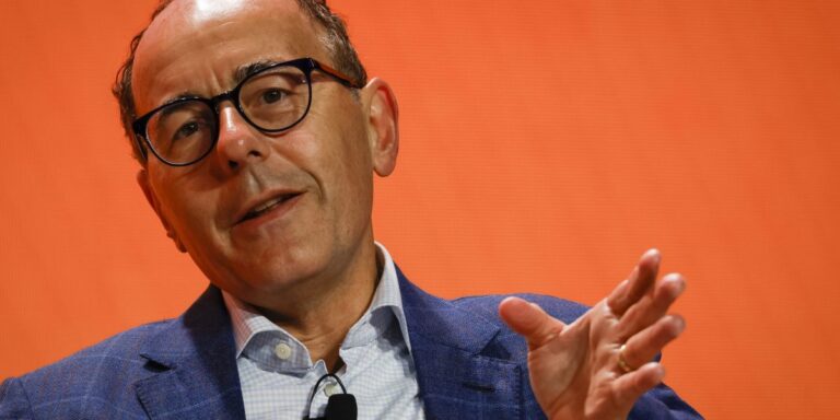 Генеральний директор VanEck каже, що брокерські платформи поки що не рекомендують біткойн ETF: «Попереду ще багато чого»