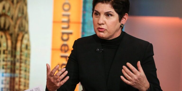 «Ми не віруючі»: Goldman Sachs вдвічі зменшує криптоскептицизм, незважаючи на те, що Уолл-стріт приймає Bitcoin ETF «Ми не віруючі»: Goldman Sachs вдвічі зменшує криптоскептицизм, незважаючи на те, що Уолл-стріт приймає Bitcoin ETF