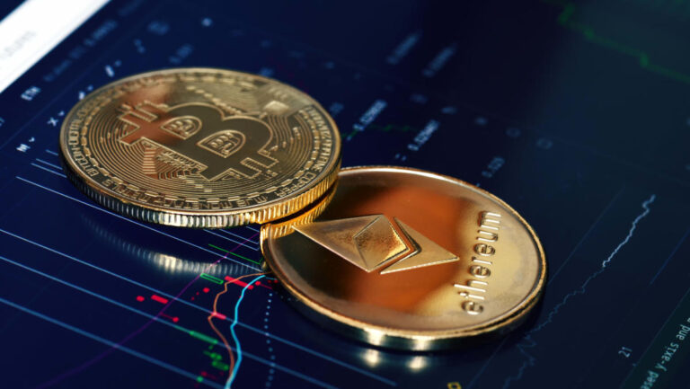 Apple зростає, біткойн та ефіріум падають: ринкові тенденції вівторка