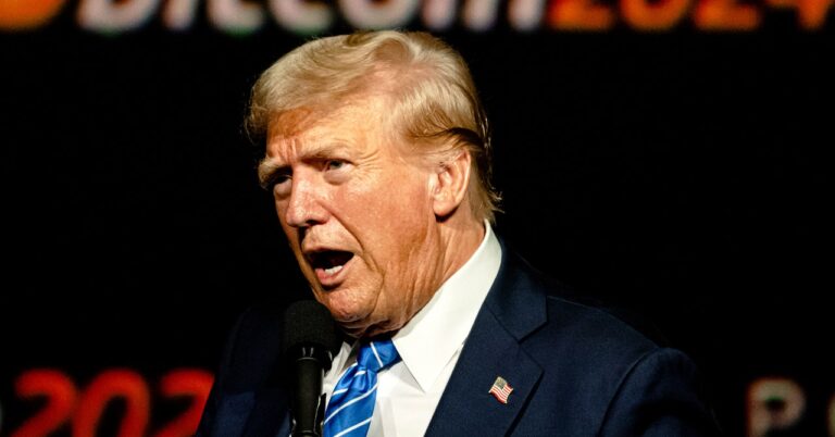 Дональд Трамп підтримує «стратегічні запаси біткойнів» у своїй промові перед Crypto Faithful Дональд Трамп підтримує «стратегічні запаси біткойнів» у своїй промові перед Crypto Faithful