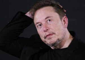 «Це потрібно зупинити» — мільярдер Tesla Ілон Маск видає «приголомшливе» попередження ФРС про «банкрутство» після того, як викликала паніку щодо цін на біткойни