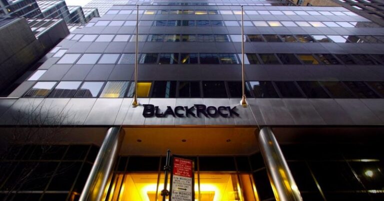 Bitcoin ETF від BlackRock перевершує за розміром свій Gold ETF