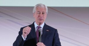 Чому генеральний директор JPMorgan Chase, який приймає біткойн, є значним
