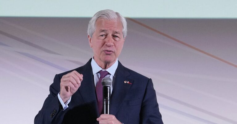 Чому генеральний директор JPMorgan Chase, який приймає біткойн, є значним