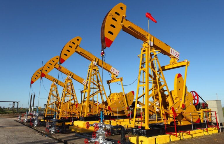 BTC має ключову підтримку; Нафта розчаровує “приречення”, оскільки Brent та WTI стирають ранні ціни