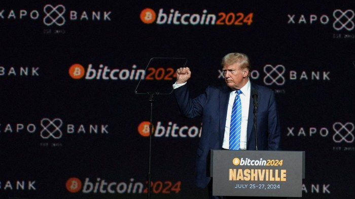 Дональд Трамп розкриває прибуток у розмірі 57 мільйонів доларів від Crypto Venture Дональд Трамп розкриває прибуток у розмірі 57 мільйонів доларів від Crypto Venture