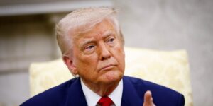 Trump Media вдвічі зменшується на біткойн -резерв, купуючи 2 мільярди доларів Trump Media вдвічі зменшується на біткойн -резерв, купуючи 2 мільярди доларів
