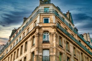 Paying rent in Bitcoin is becoming easier, with major cities offering blockchain-powered platforms and landlord acceptance for crypto-savvy tenants.