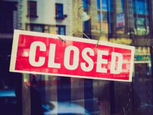 Ефір (ETH) опускається нижче $ 4K, BTC, XRP Слайд, коли ризики уряду США