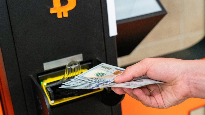 Чи готові оператори біткойн-банкоматів боротися з шахрайством?