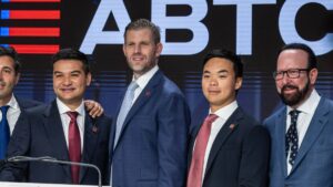 Людина, яка залучила Еріка Трампа в американський біткойн перед розгромом 70%. Людина, яка залучила Еріка Трампа в американський біткойн перед розгромом 70%.