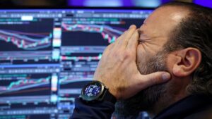 Волатильність, торгівля Sell America, ризики біткойнів: ринкові висновки